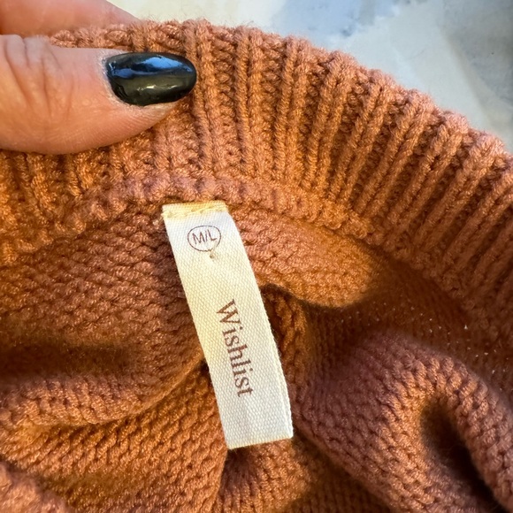 Great condition cozy sweater - Picture 4 of 4